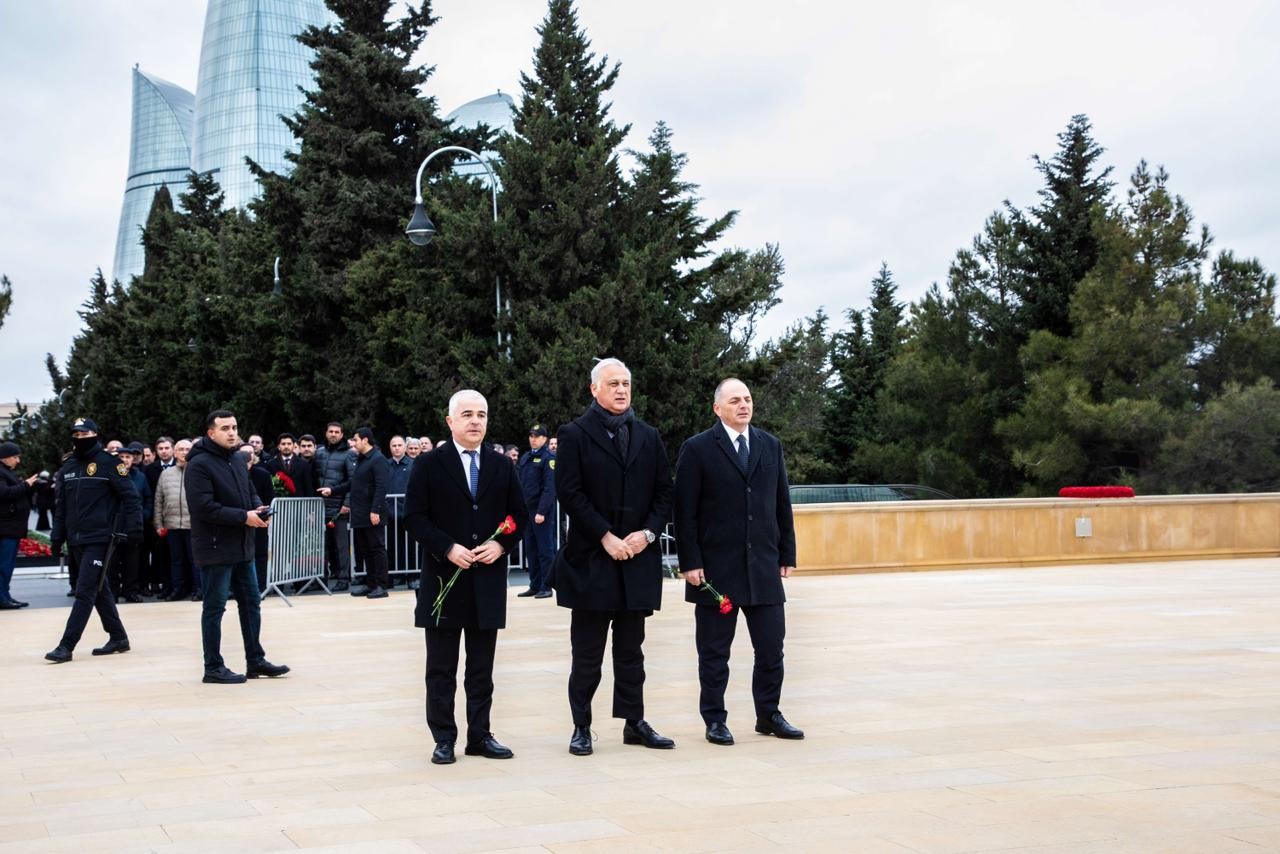“Azərsun Holdinq”in rəhbər heyəti 20 Yanvar şəhidlərini yad edib - FOTOLAR